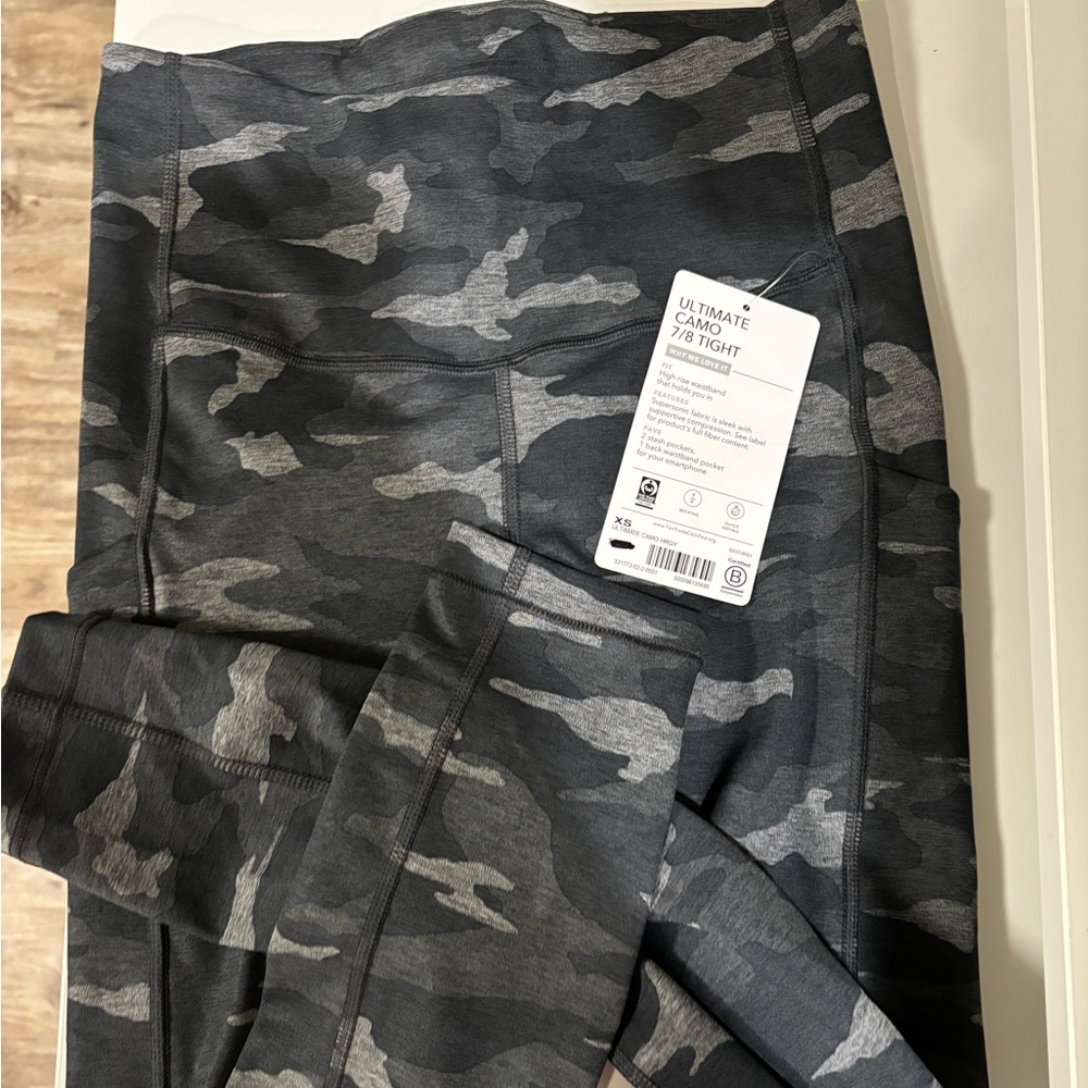 Athleta ultimate camo 7/8 tight